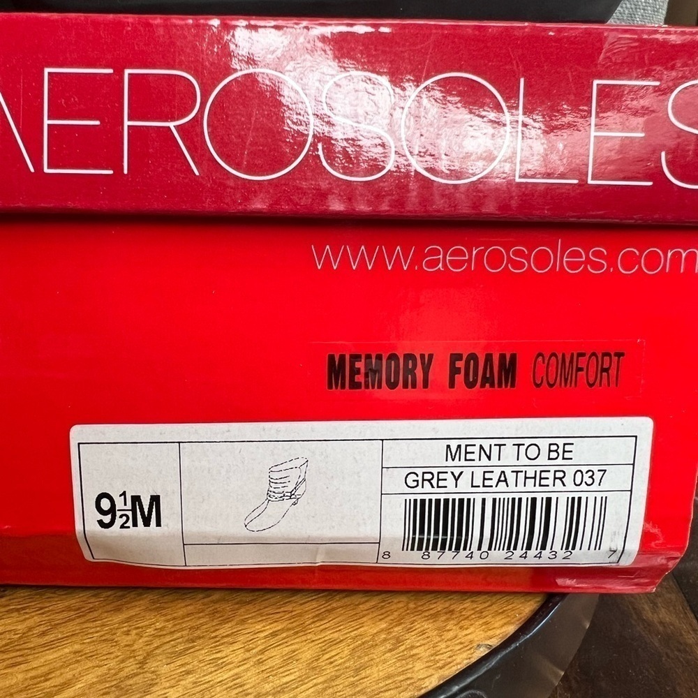 S27. Aerosoles Ment to Be Grey Leather Ankle Boots 9.5 EUC - Picture 7 of 7
